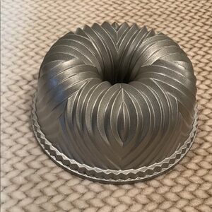 Nordic Ware Silver Bakeware Bundt Pan